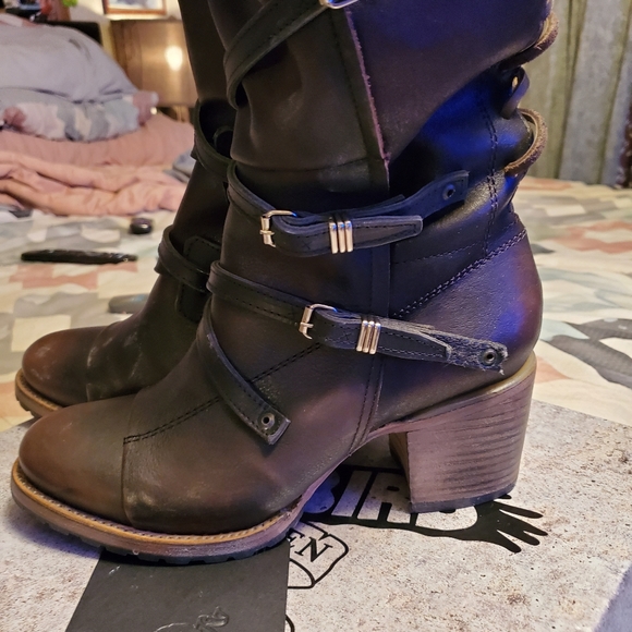 Freebirds - Picture 4 of 15